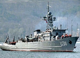 Андреевский флаг поднят над украинским кораблем - тральщиком «Черкассы»