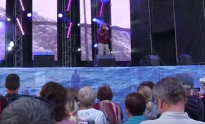 В Севастополе на День города спели любимые песни Путина