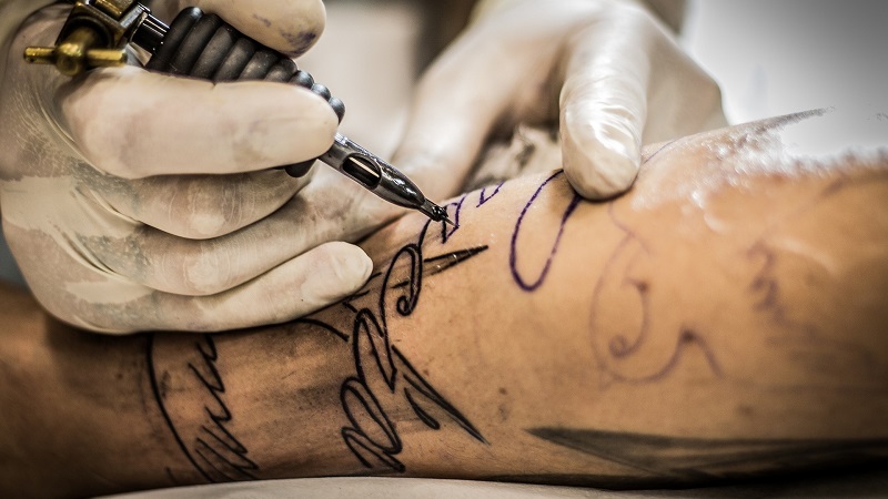Учёные нашли связь между татуировками и раком крови