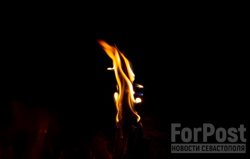 На юге Крыма тушат возгорание на газопроводе