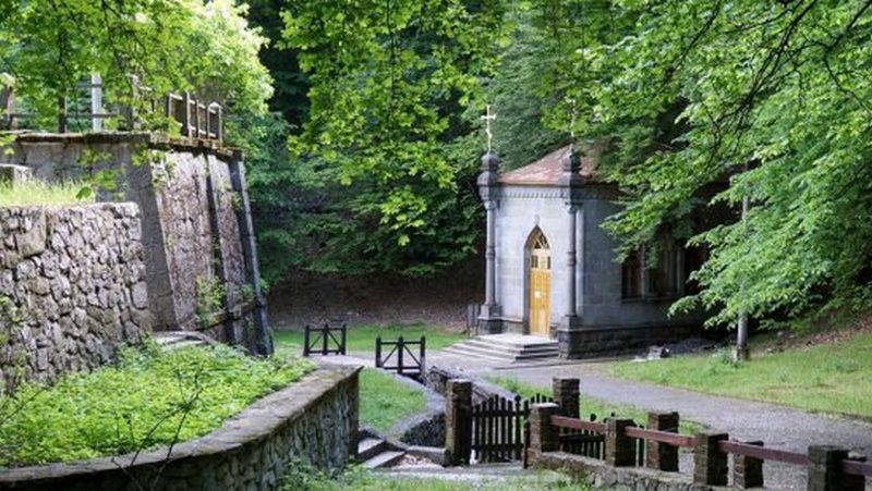 Косьмо-Дамиановский монастырь в горах Крыма снова доступен для посещения