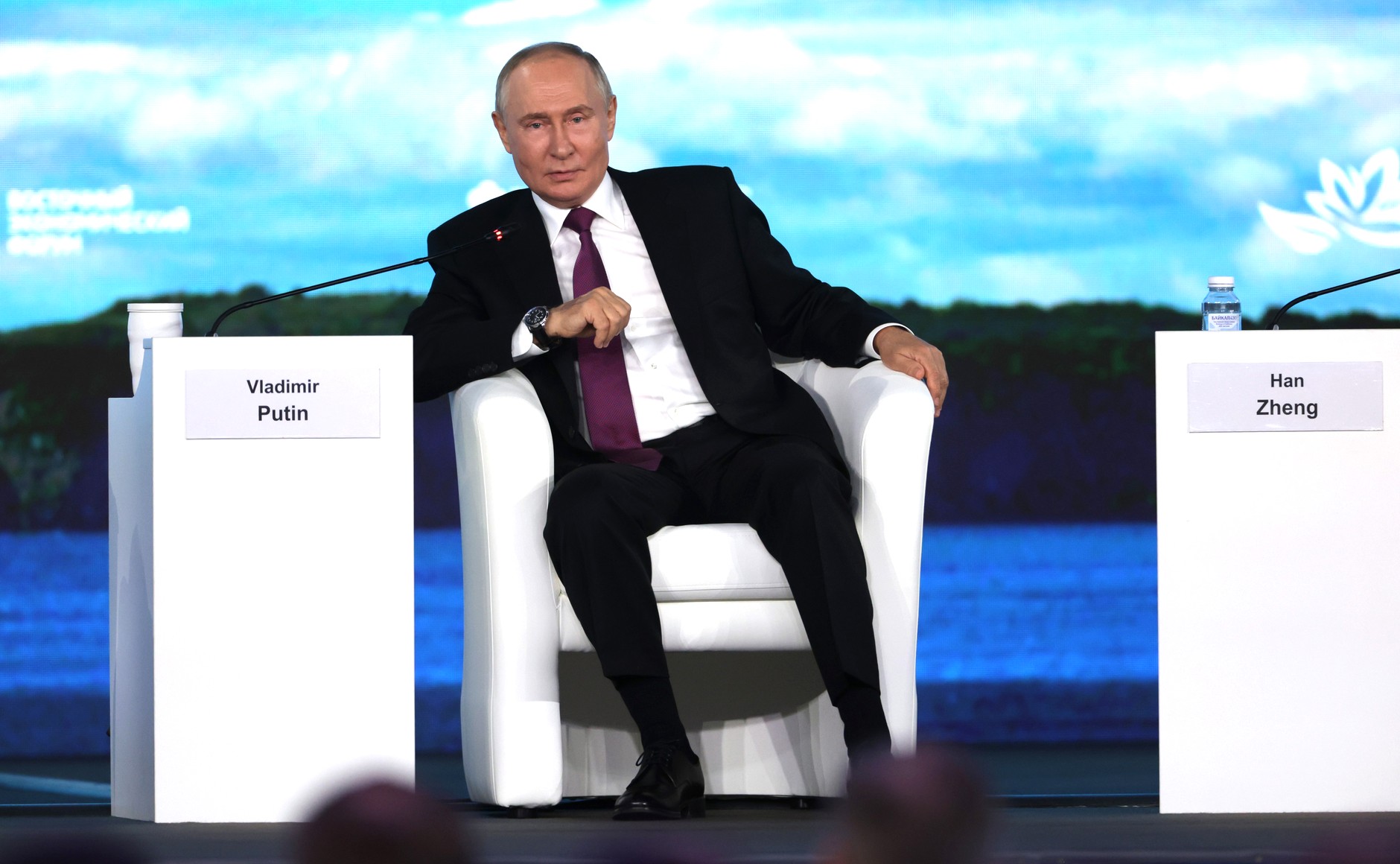 Путин рассказал о нехватке кадров, российских самолётах и жилье для людей