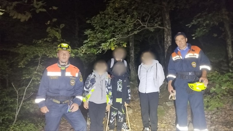 Осенний лес в Крыму сыграл злую шутку с походниками