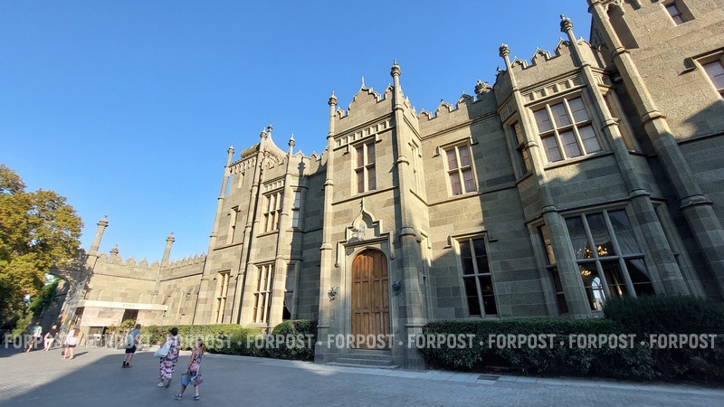 Пострадавшая гостиная русского графа в Крыму год не будет принимать посетителей 