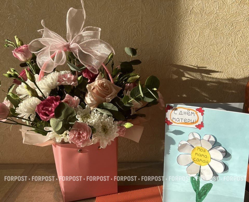 «Мама — первое слово». В России отмечают День матери