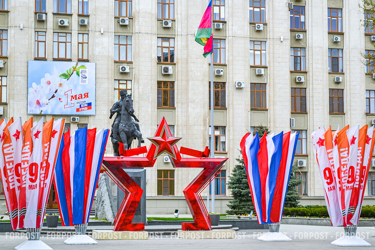 Скромное празднование: как украсили Краснодар ко Дню Победы
