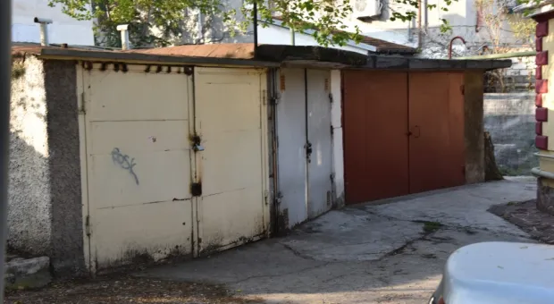 В Севастополе снесут незаконные гаражи на улице Супруна