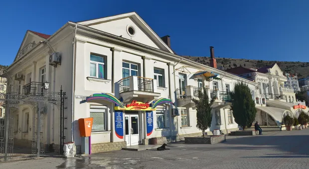 На набережной Севастополя запретили продавать чай и тельняшки