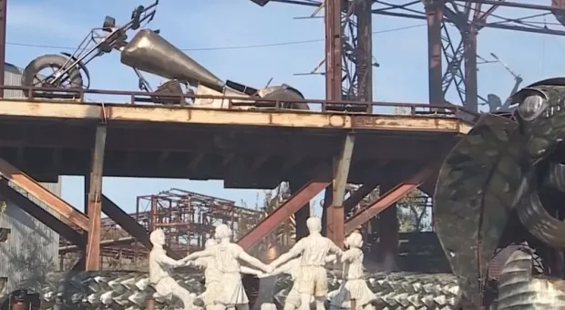 В Севастополе хотят установить «памятник» жирафу-байкеру
