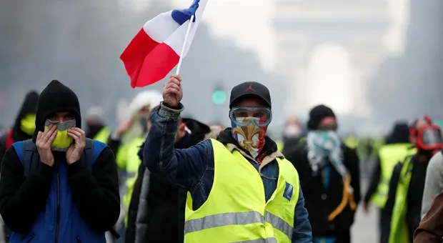 Акция протеста в Париже закончилась погромом и грабежами и пожарами