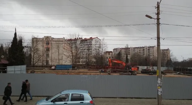 Стройка возле школы № 57 в Севастополе остановлена, — департамент архитектуры