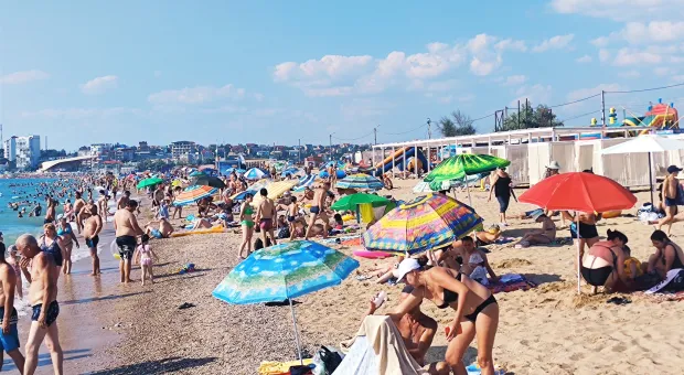 СевСети #1277. Переполненные пляжи Севастополя, мусорки под замком и страшные соседи