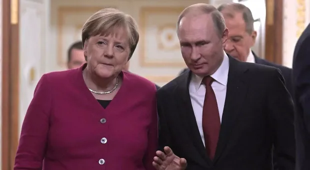 Автор биографии Меркель рассказал о ее эмоциональных беседах с Путиным