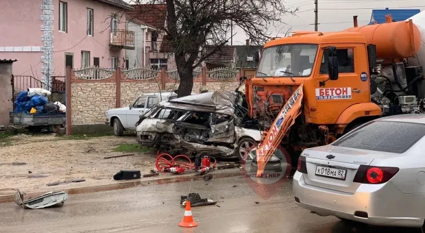 Два человека погибли в результате ДТП с бетоновозом в Севастополе