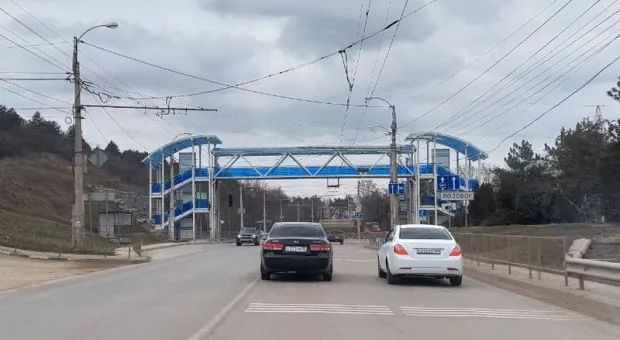Неисправный лифт разделил крымское село на две части
