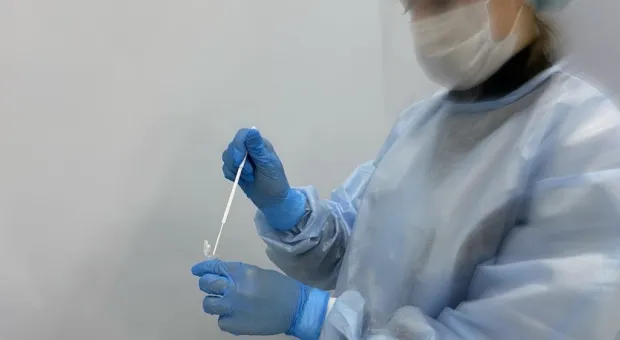 Больше половины севастопольцев прошли полный курс вакцинации от коронавируса