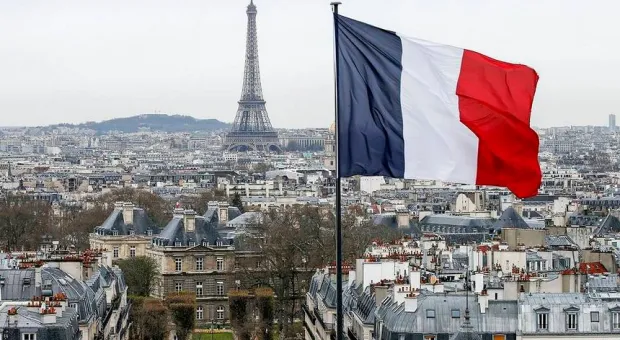 СМИ: кабмин Франции посоветовал французским компаниям "не спешить с уходом из России" 