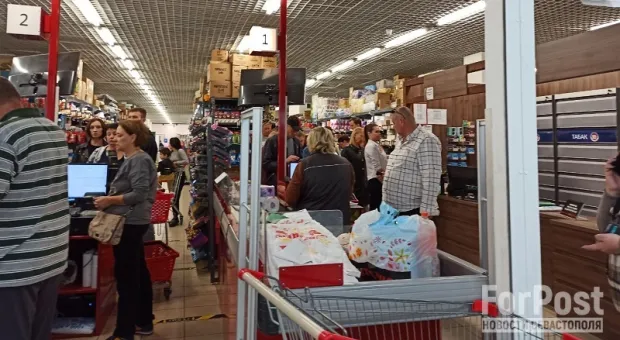 Ограничения на продажу продуктов в Севастополе отменили через час после введения