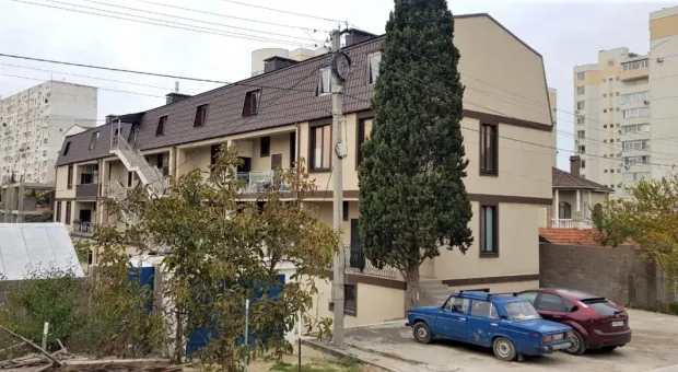 Незаконный многоквартирный дом в Севастополе — на полшага от сноса 