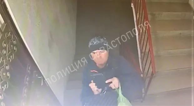 В Севастополе расклейщик объявлений украл, но не нашел 600 долларов