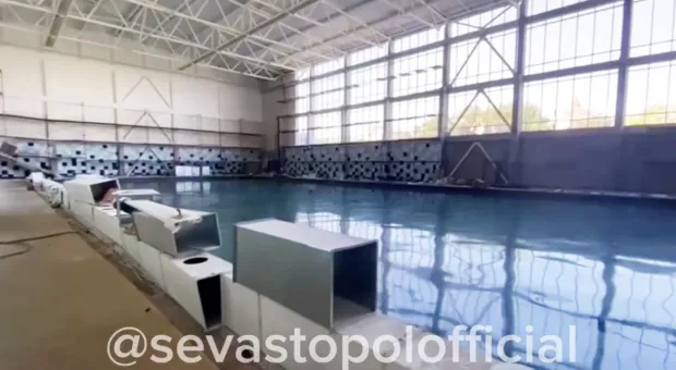 В Севастополе новый бассейн дал течь?