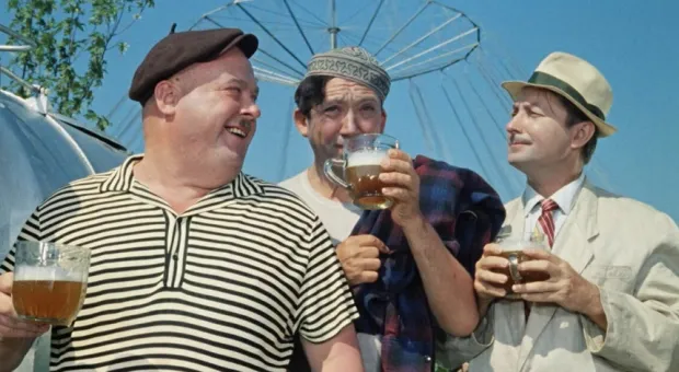 Почему россияне стали налегать на пиво и коньяк