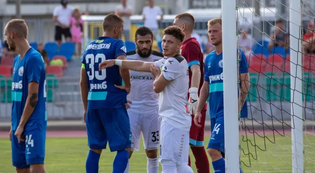 Севастопольских футболистов оштрафовали за поражение со счетом 7:0 