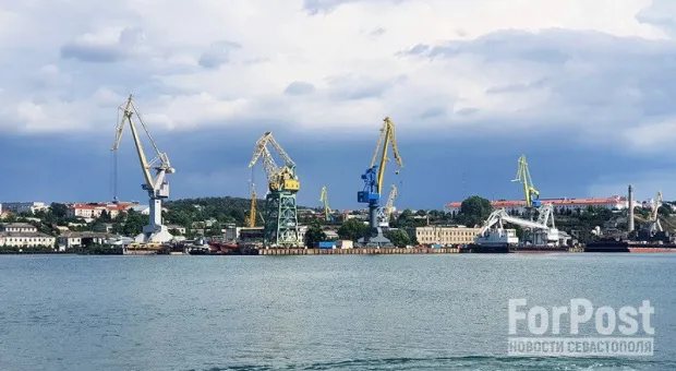 Севастопольский морской завод почти год отбивается от ДИЗО в суде 