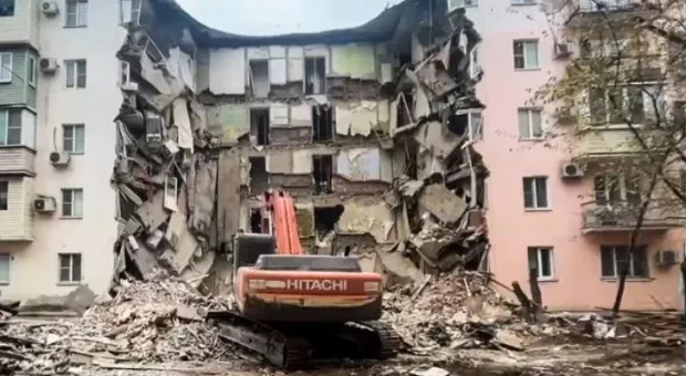В Астрахани 115 жильцов частично рухнувшей пятиэтажки получили первые выплаты