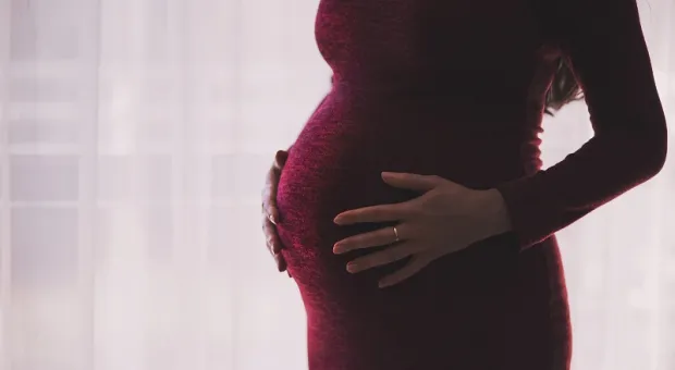 Женщина угодила в тюрьму за хроническую фиктивную беременность