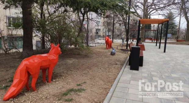 В Севастополе открыли сквер «красной лисы»