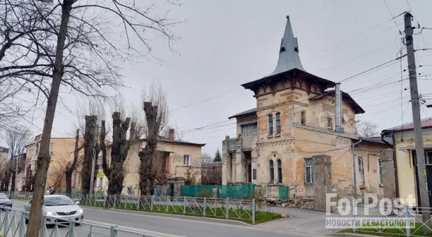 «Дом Черчилля» в столице Крыма разрушается без реставрации