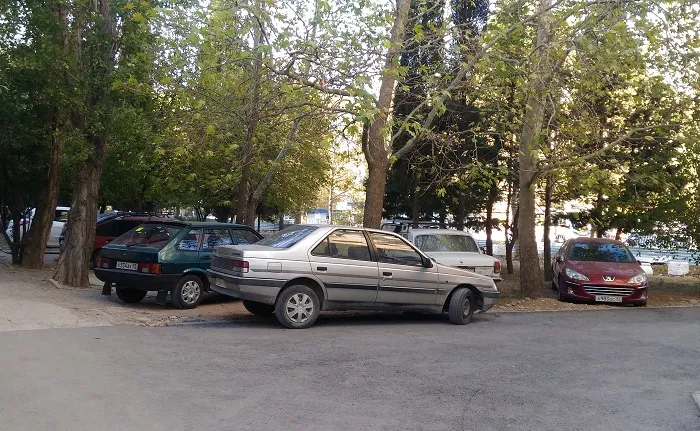 Севастопольские автомобилисты отбирают город у пешеходов