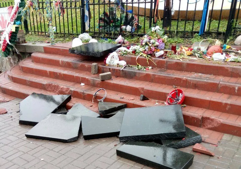 Суд выпустил разбившего в Киеве памятник «Небесной сотне» севастопольца