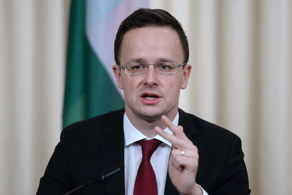 Глава МИД Венгрии: В отношении РФ в ЕС много лицемерия