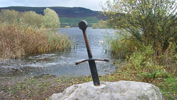 В Уэльсе украли замурованный в камне меч короля Артура