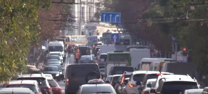Почему в Севастополе машины не едут, а стоят