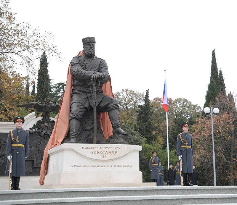 Вокруг памятника Александру Третьему в Крыму разгорелся скандал
