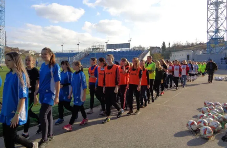 На стадионе ФК «Севастополь» стартовали состязания юных футболистов