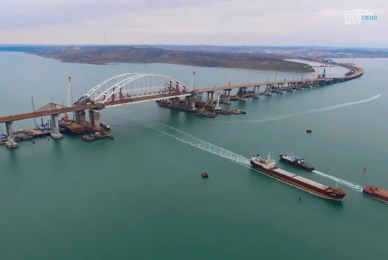 Крымский мост стал единым целым