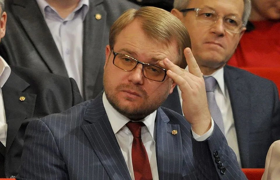 Глава мининформа Крыма хочет миллион от общественника