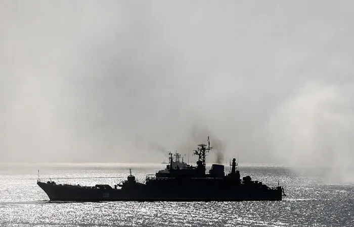 Десантный корабль ЧФ столкнулся с сухогрузом, следуя в Севастополь
