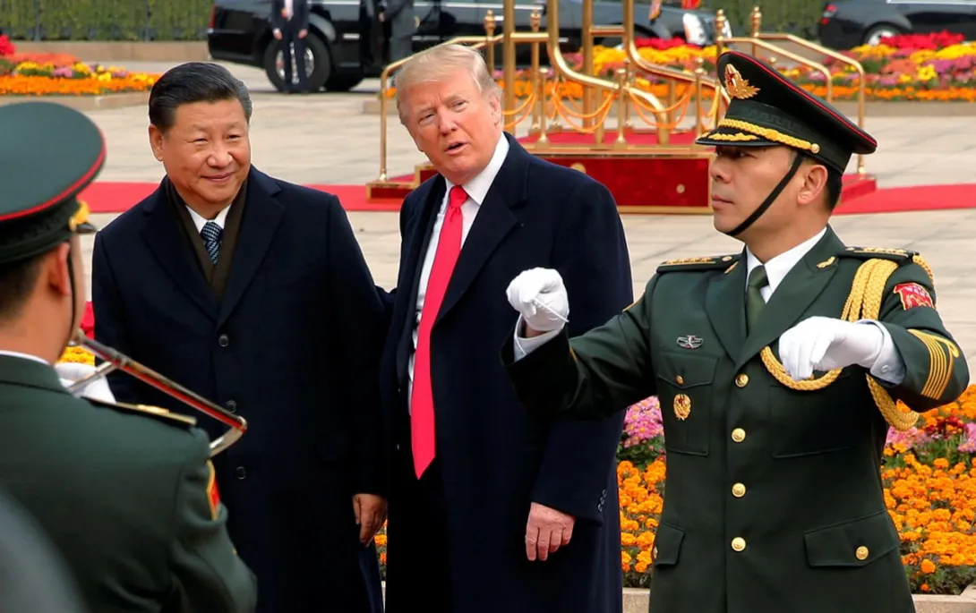 СМИ сообщили о стычке в Китае из-за "ядерного чемоданчика" Трампа