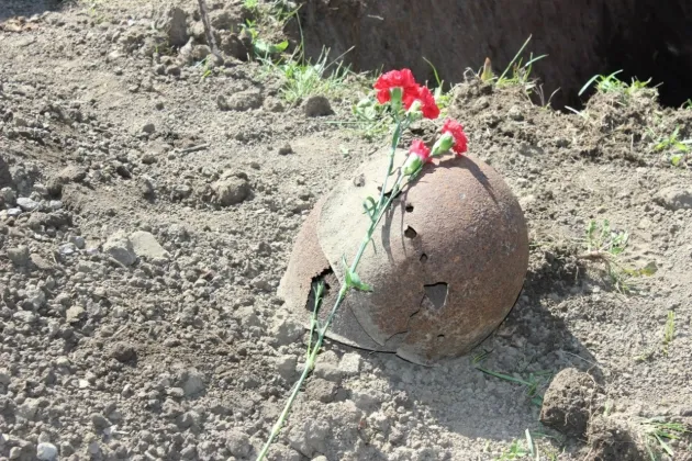 По могиле неизвестного солдата в Севастополе прошлись бульдозером