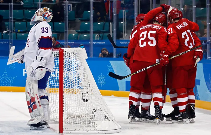 Российские хоккеисты разгромили команду Норвегии и вышли в полуфинал ОИ