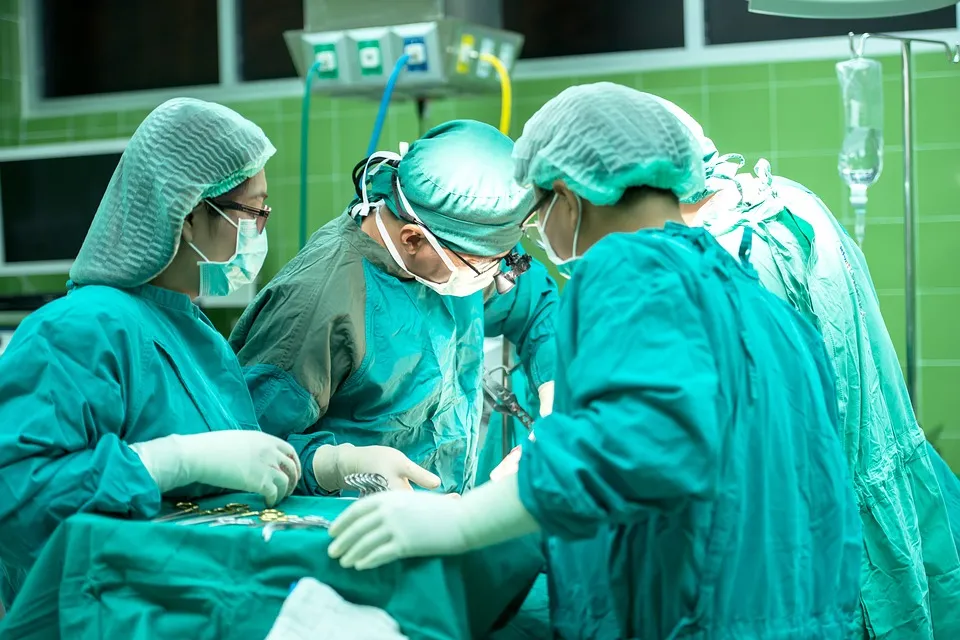 Московские онкологи начали оперировать в Севастополе