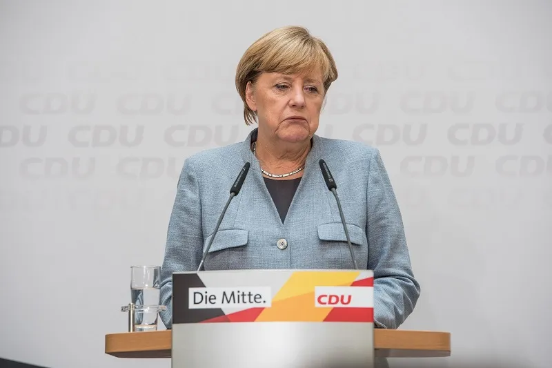 Лживая Меркель упрекнула Путина судоходством у Крыма
