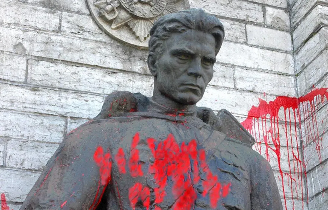 Севастопольские политики ратуют за лишение свободы для разрушителей памятников 