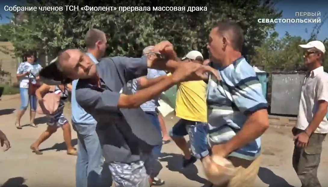 Бунт садоводов: в Севастополе дерутся за закон 