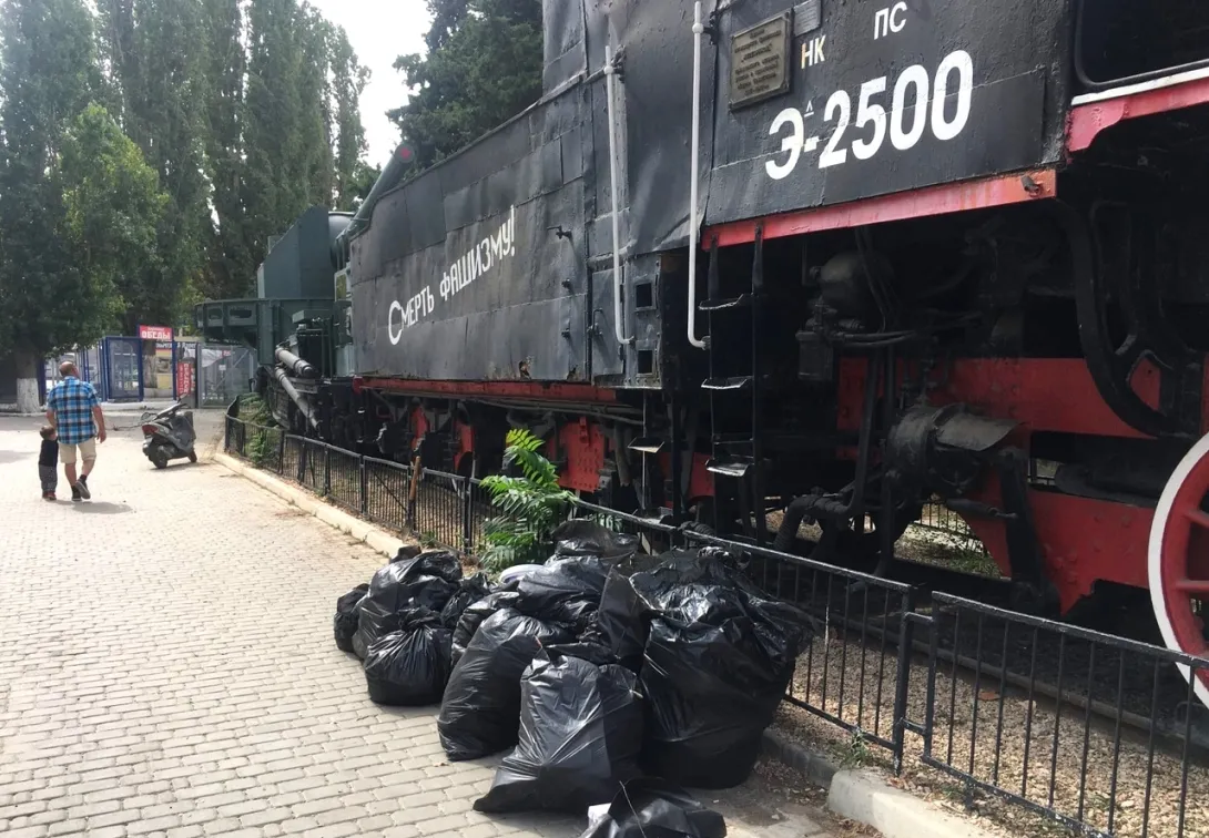 Севастопольские фанаты обнаружили ночлежку в бронепоезде «Железняков» 